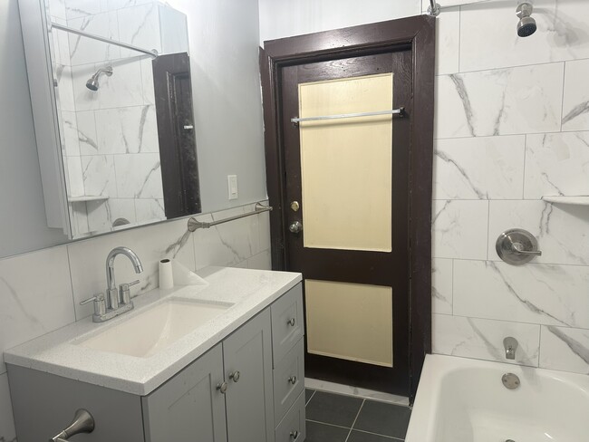 Building Photo - 39 Farragut St