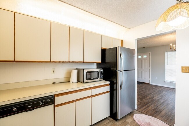 Building Photo - 361 Hadleigh Ln