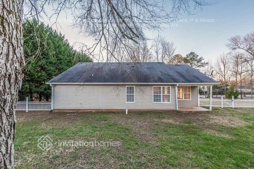 Building Photo - 617 Veal Rd