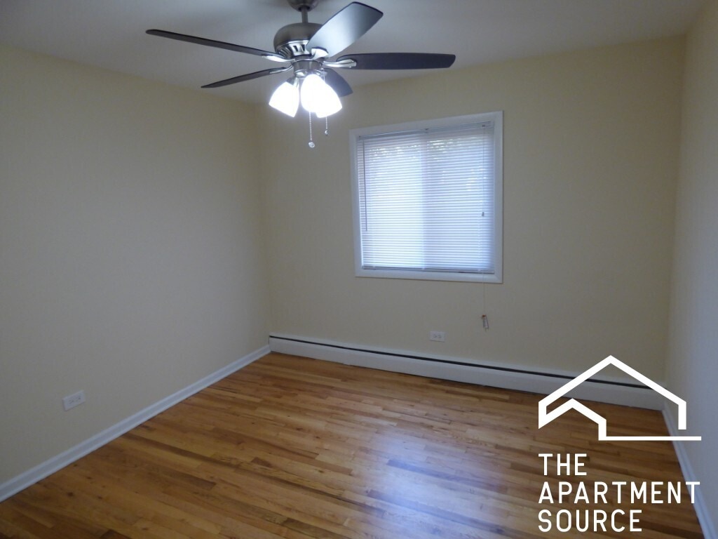 Building Photo - 1630 W Estes Ave