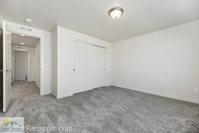 Building Photo - 10469 W Royal Fern Ct