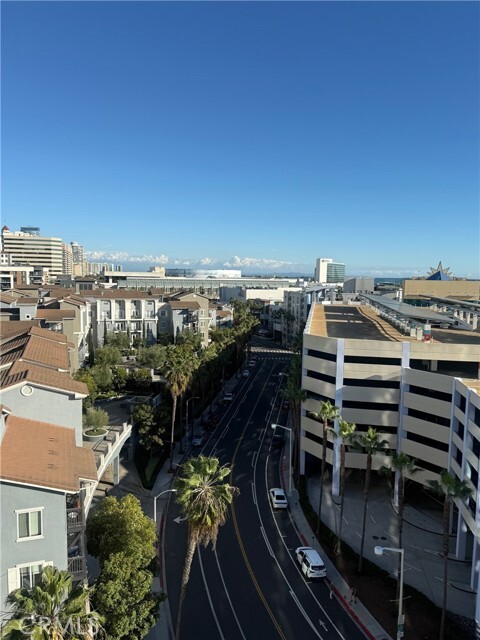 Building Photo - 411 W Seaside Way