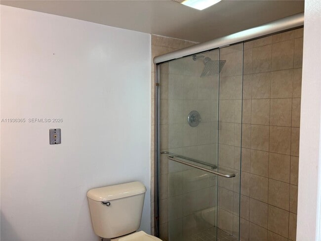 Building Photo - 1750 NE 191st St