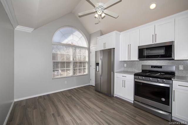 Building Photo - 238 Village Green Dr