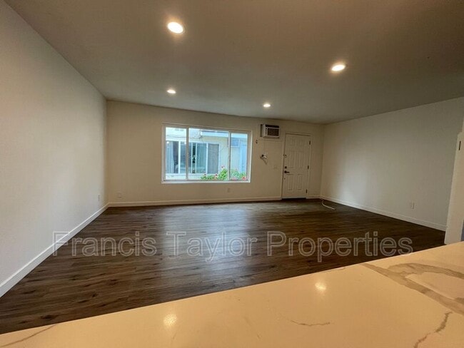 Building Photo - 351 Lansing Cir