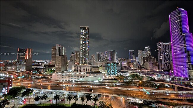 Building Photo - 350 S Miami Ave