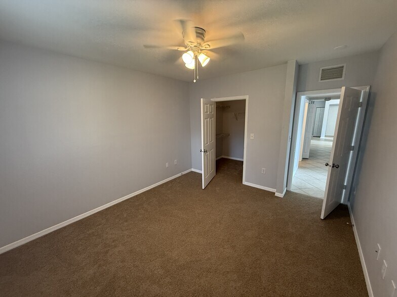 Building Photo - 6386 Emerald Dunes Dr