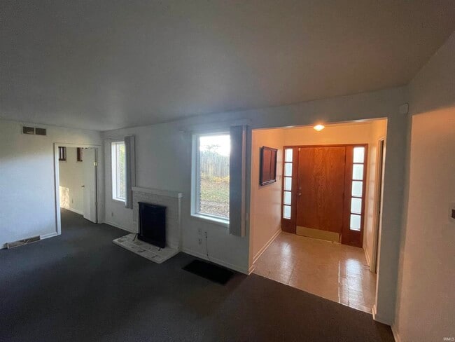 Building Photo - 2625 S Smith Rd