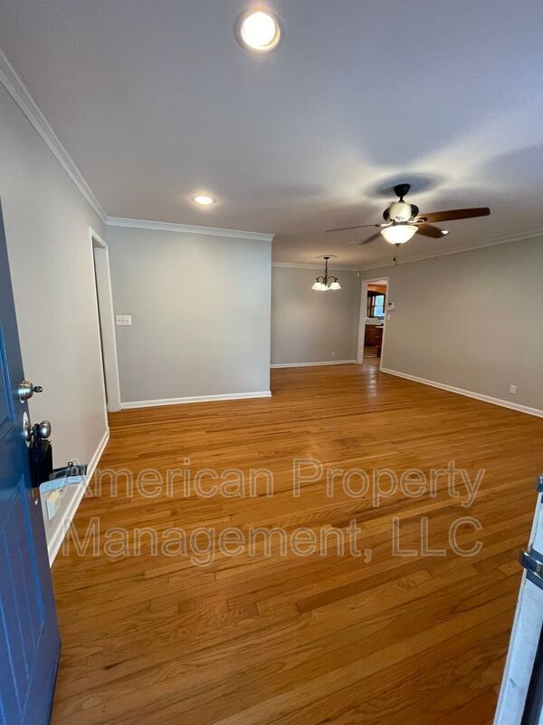 Building Photo - 2644 S Winston Ave