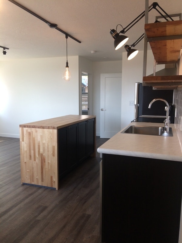 Building Photo - 117 N 2nd St W