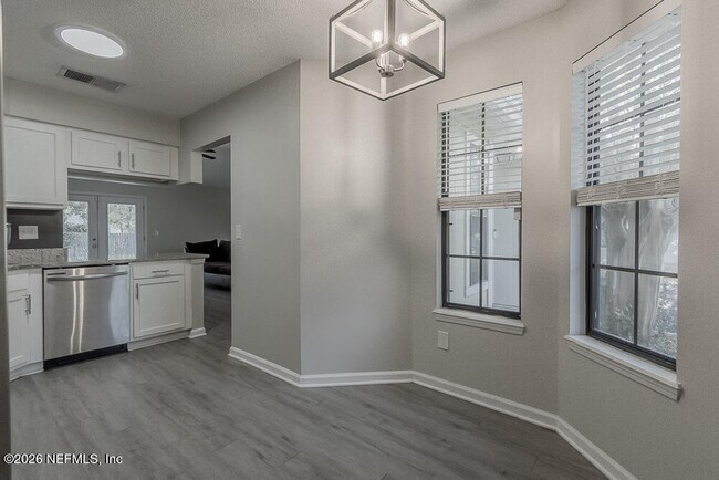 Building Photo - 8755 Huntington Woods Cir N
