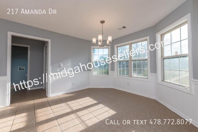 Building Photo - 217 Amanda Dr