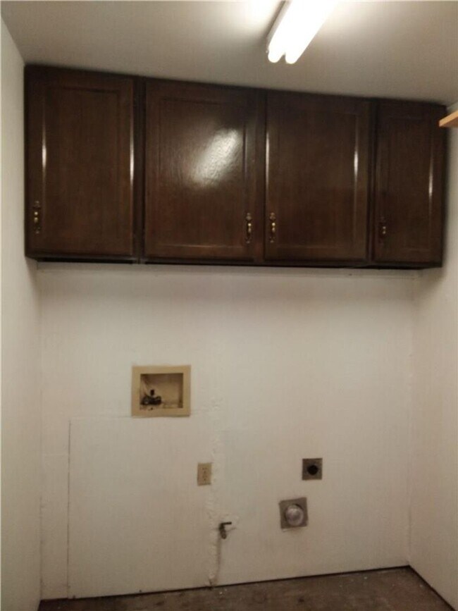 Building Photo - Cozy 3 Bed / 2 Bath Single-Family Home for...