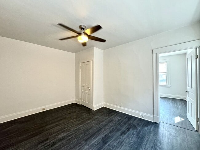 Building Photo - 5 bed/2 bath Mins. from UC Campus for Only...
