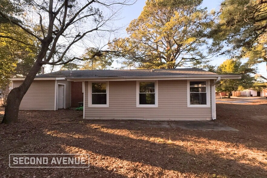 Building Photo - 2601 Downs Pl