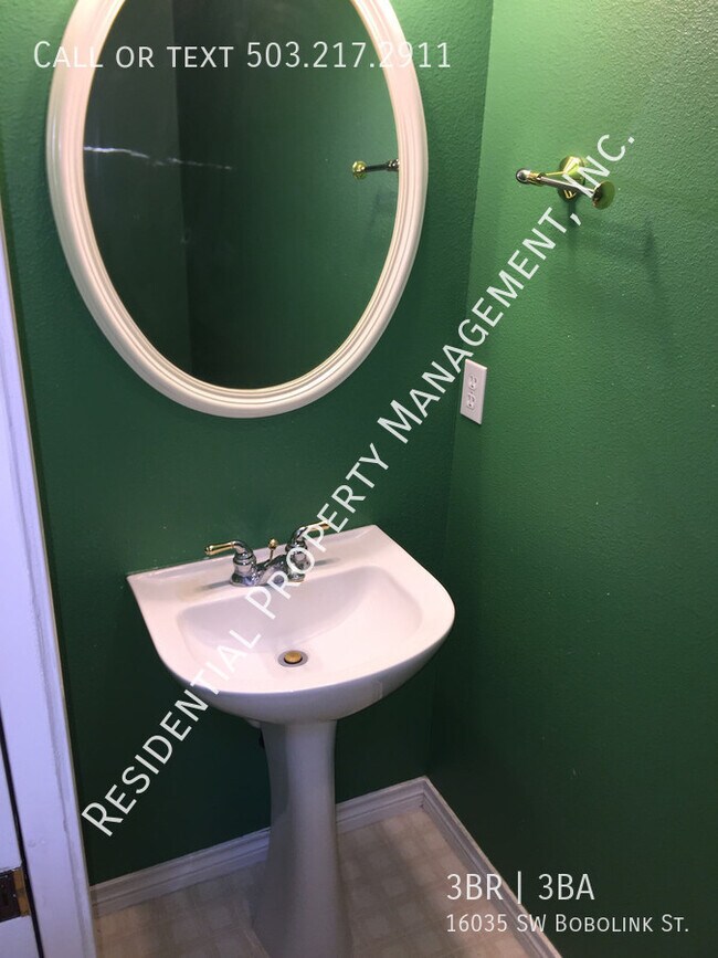 Building Photo - 16035 SW Bobolink St