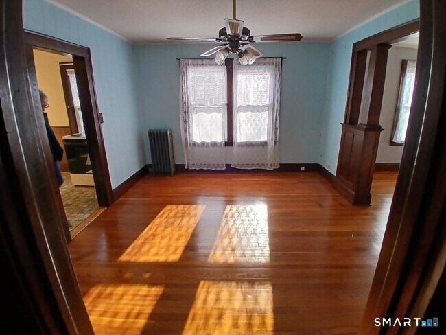 Building Photo - 652 High St