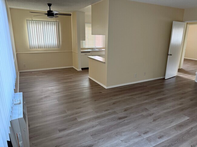 Building Photo - 6857 Whitsett Ave