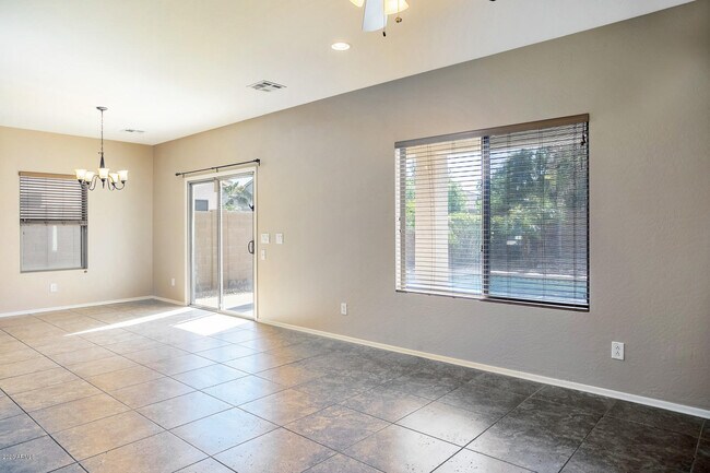 Building Photo - 401 S 166th Dr