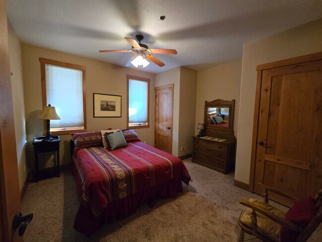 Building Photo - For Rent: Luxury Furnished Riverside Townhome *All Utilities Included*