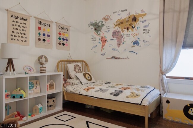 Building Photo - 33 Claremont Ave