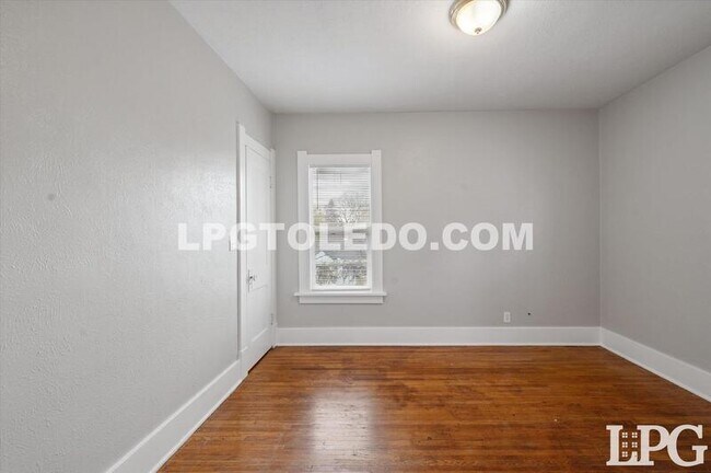 Building Photo - 2037 Alvin St