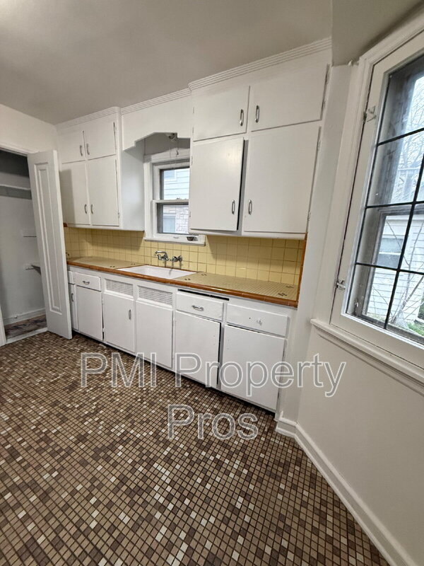 Building Photo - 4139 N 50th St