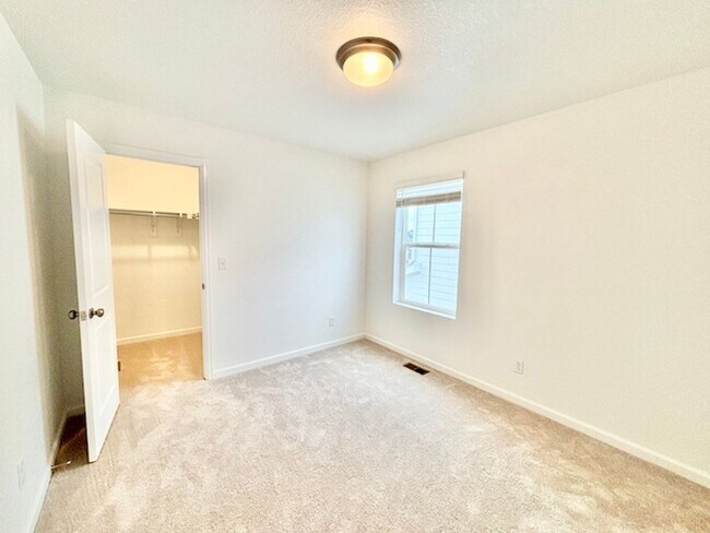 Building Photo - 2ND MONTH FREE FOR LEASE STARTING BY OCTOB...