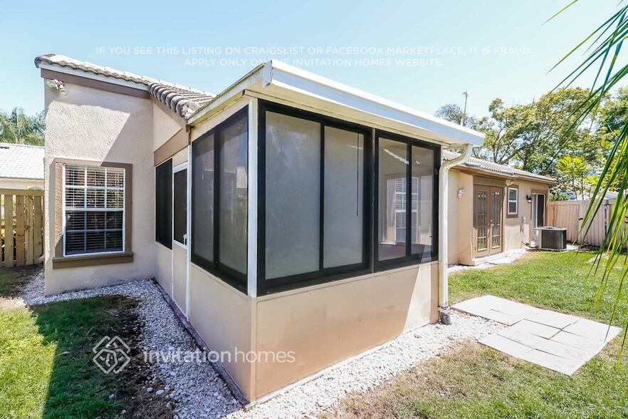 Building Photo - 509 Westborough Ln
