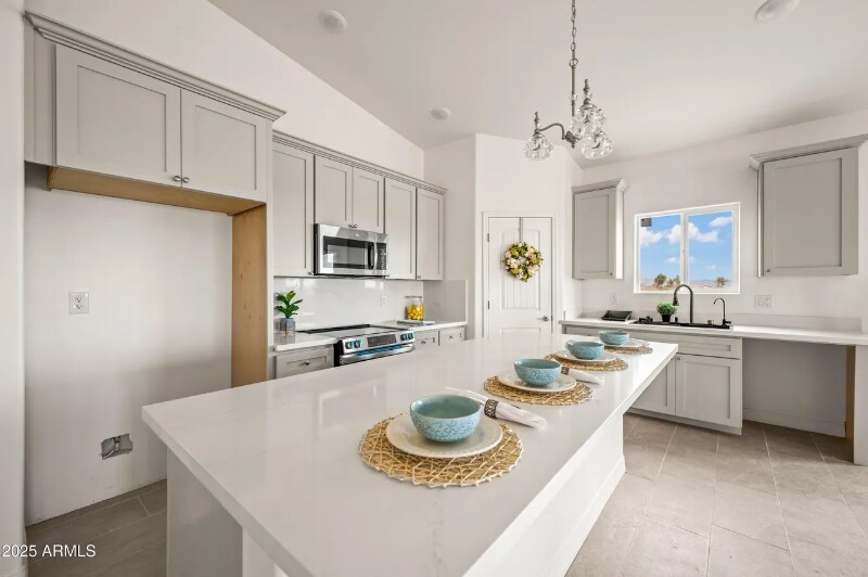 Building Photo - 38167 W San Juan Ave