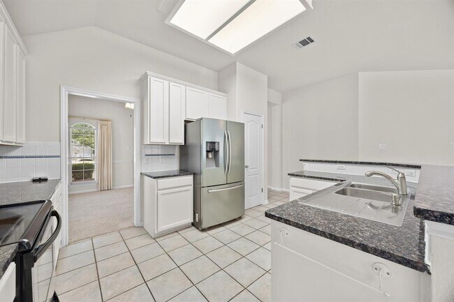 Building Photo - 10133 Cassandra Dr