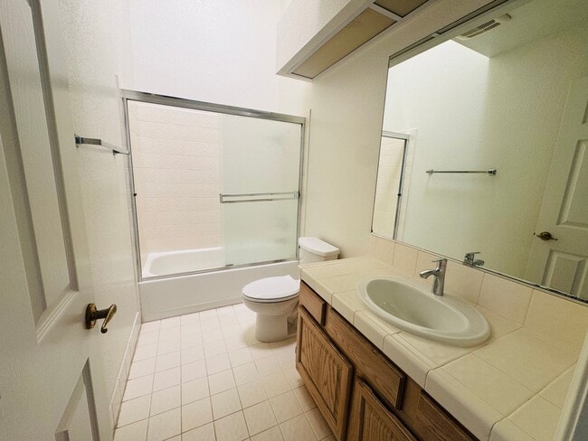 Building Photo - Palm Colony End Unit | Resort Living Included!