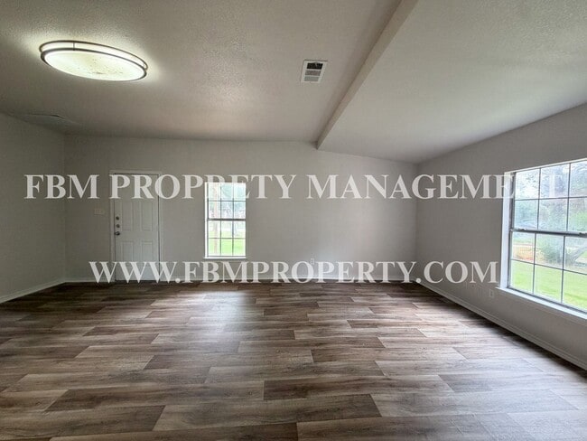 Building Photo - 1309 N Clay St