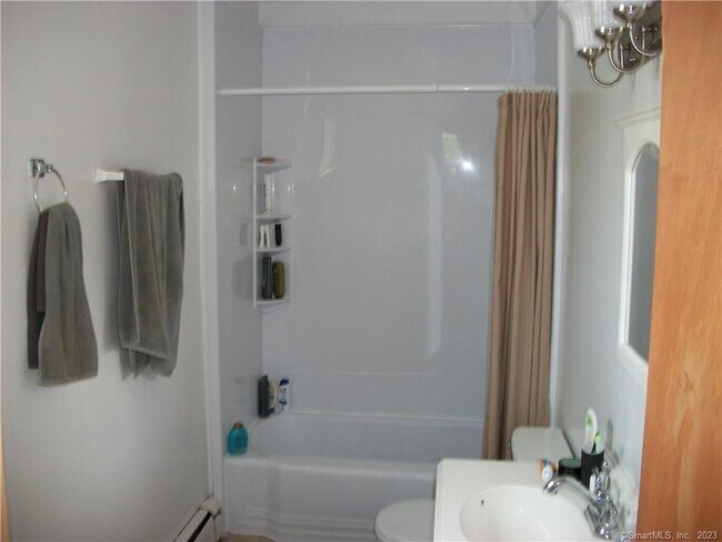 Building Photo - 20 Lawrence St