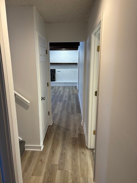 Building Photo - 607 Spruce Ave