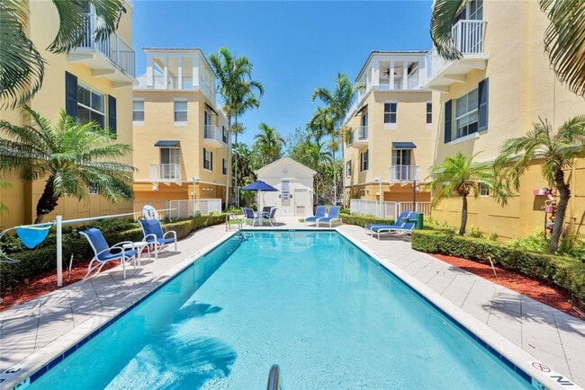 Building Photo - 538 NE 7th Ave