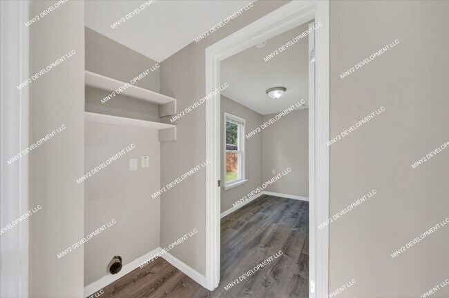 Building Photo - 12862 Georgiana Ave