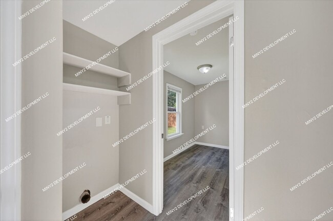 Building Photo - Fully Renovated 2-Bedroom Single-Level Home in Warren