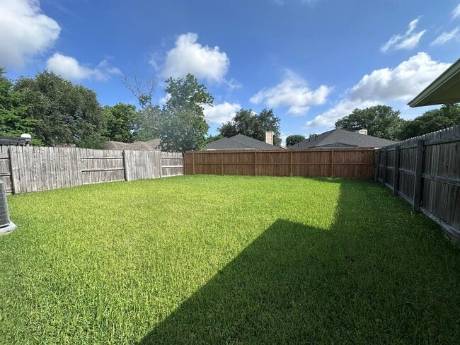 Building Photo - 9210 Goodmeadow Dr