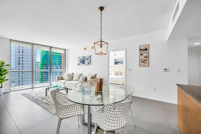 Building Photo - 485 Brickell Ave