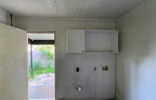 Building Photo - 1404 S 14th St