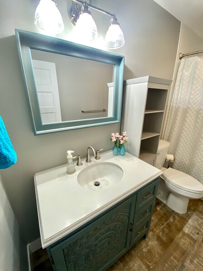 Bathroom 1 - 116 N Oak St