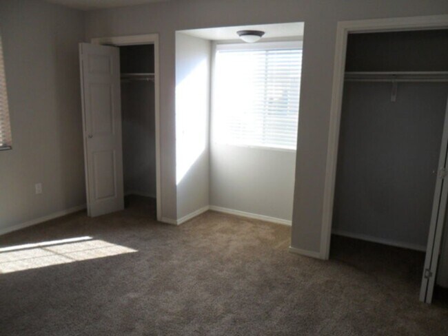 Building Photo - Cute townhome in Northwest side of Albuquerque