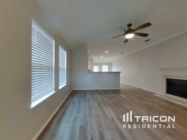 Building Photo - 12308 Shine Ave