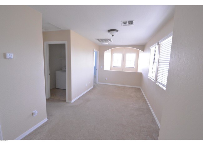 Building Photo - 1421 W Pelican Ct