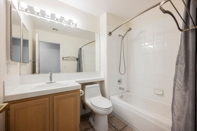 Building Photo - Summerlin - Single Story Townhome -