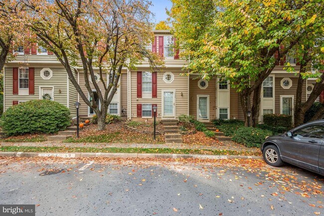 Building Photo - 1539 Woodcrest Dr