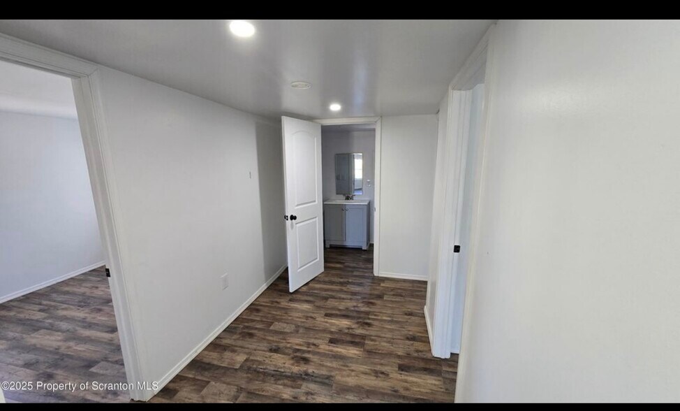 Building Photo - 1119 Prospect Ave
