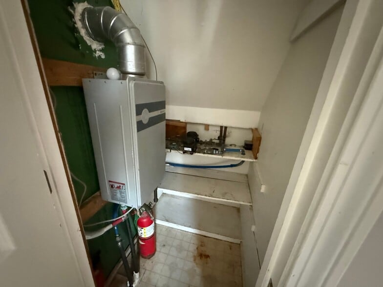 Building Photo - 2a Bragg Ave