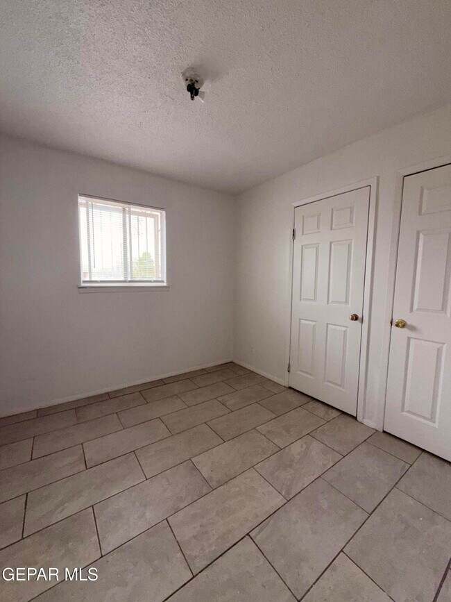 Building Photo - 5313 Tropicana Ave